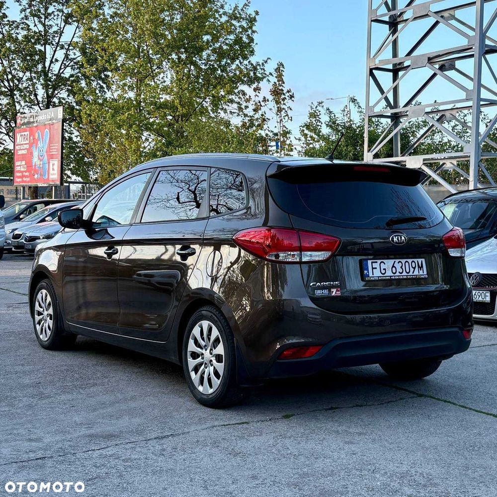 Kia Carens - 3