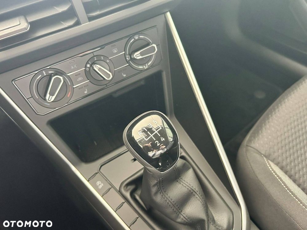 Volkswagen Polo - 8
