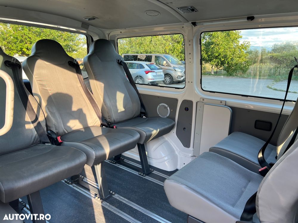 Volkswagen Multivan - 8