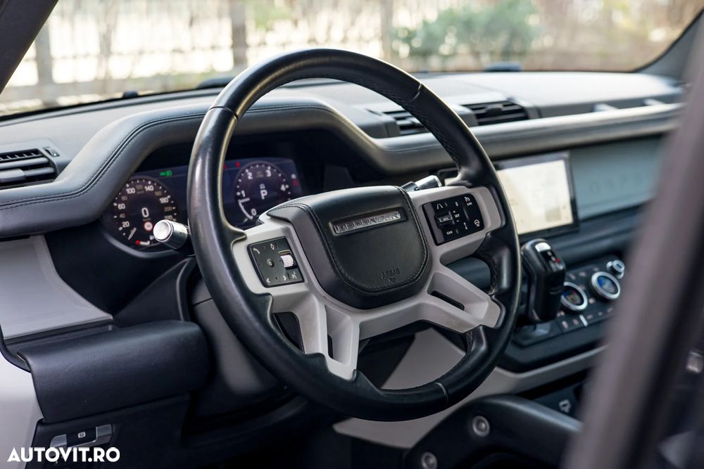 Land Rover Defender 110 2.0L D240 SE - 14