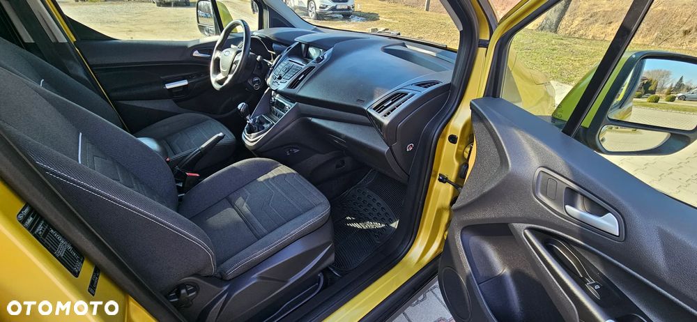 Ford Tourneo Connect Grand - 13