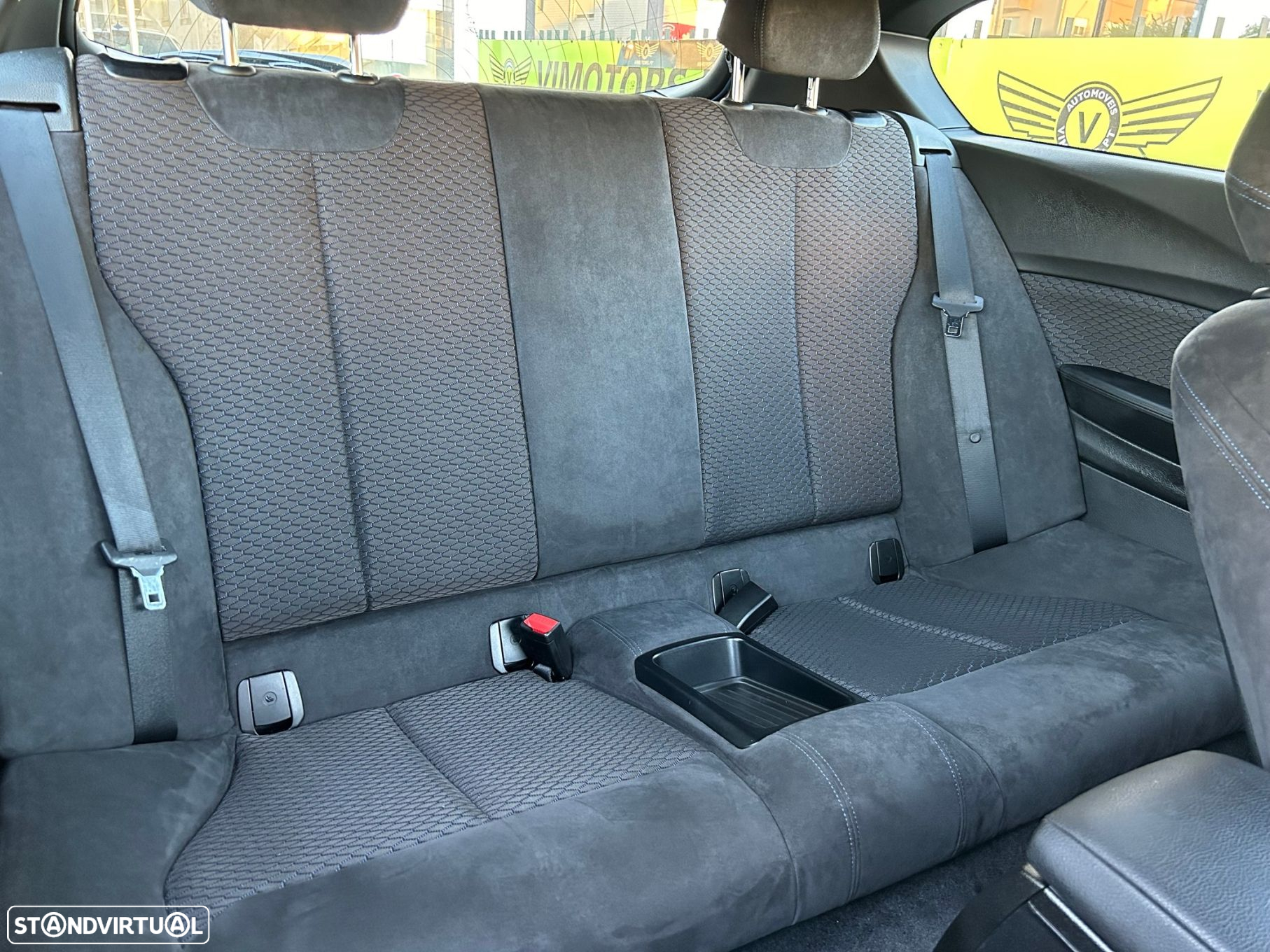 BMW 118 d Pack M - 32