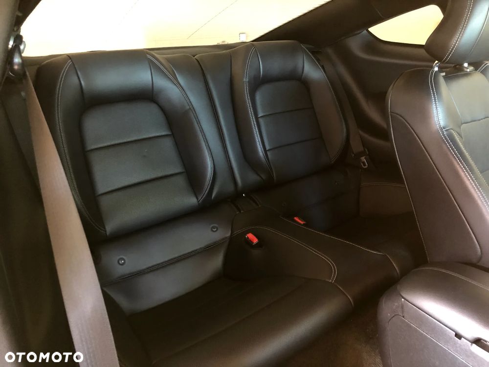 Ford Mustang 2.3 EcoBoost - 19