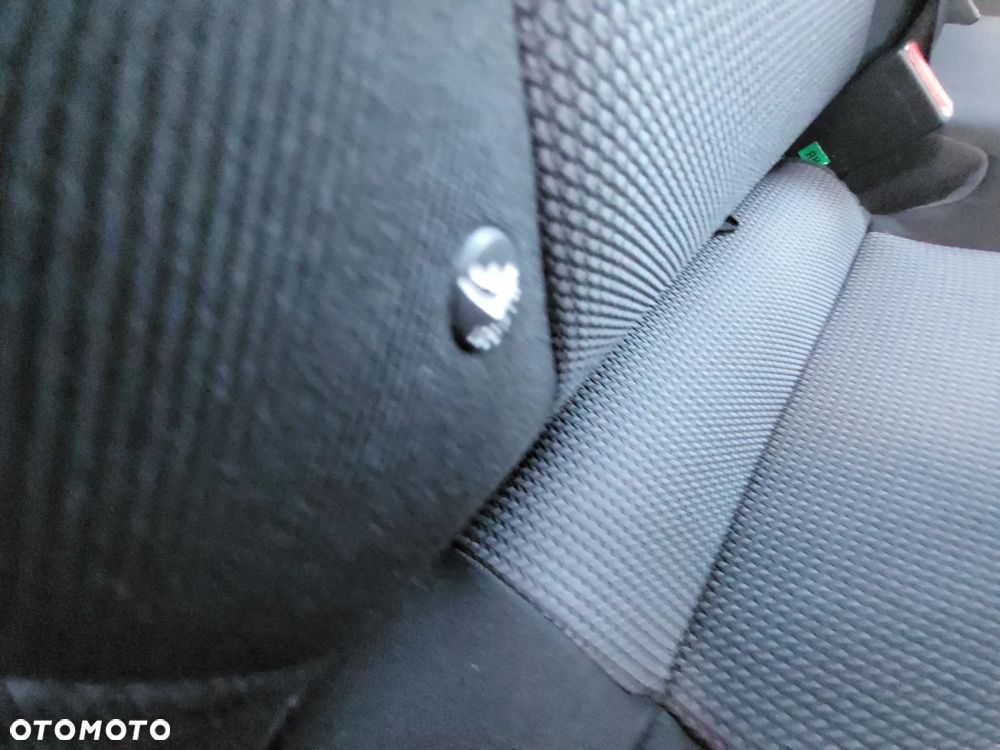 Hyundai i30 blue Kombi 1.6 CRDi Premium - 18