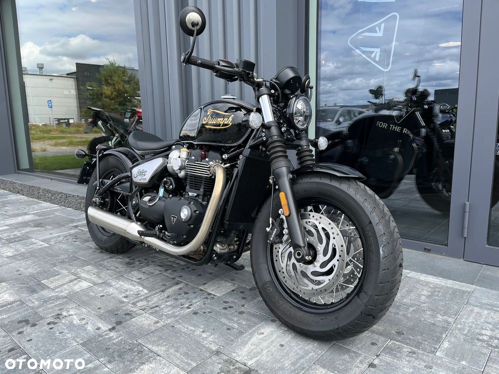 Triumph Bonneville Bobber - 3