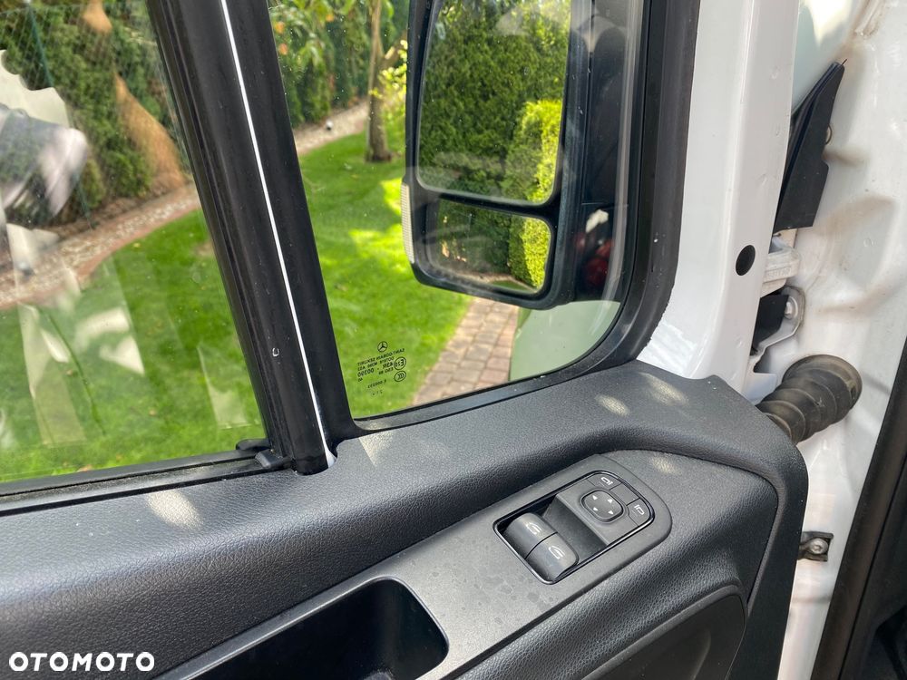 Mercedes-Benz SPRINTER 319 L3H2 - 15