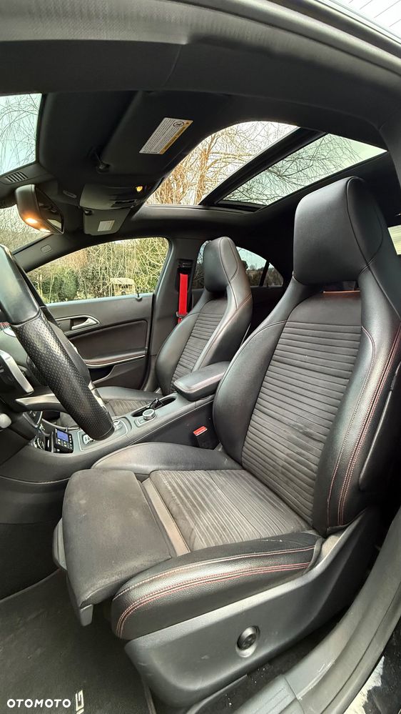 Mercedes-Benz CLA AMG 45 4Matic 7G-DCT - 16