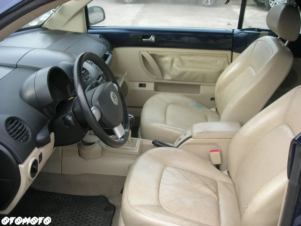 Volkswagen New Beetle Cabriolet 1.6 - 12