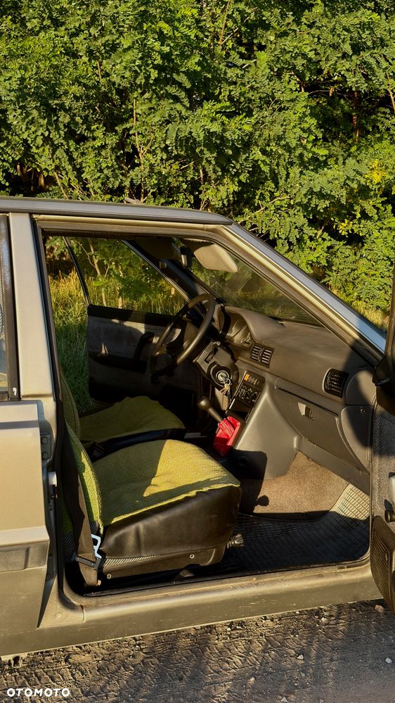 Polonez Caro - 23