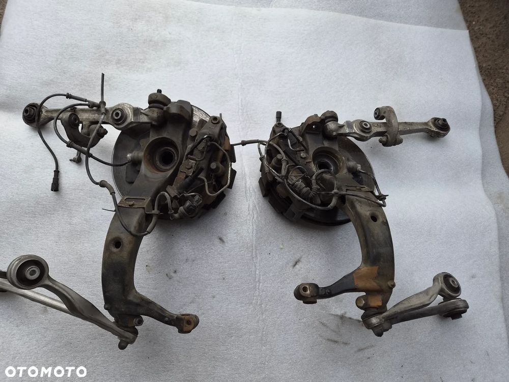 Zwrotnica zacisk przód Audi A8 D2 3.7 V8 L/R - 8
