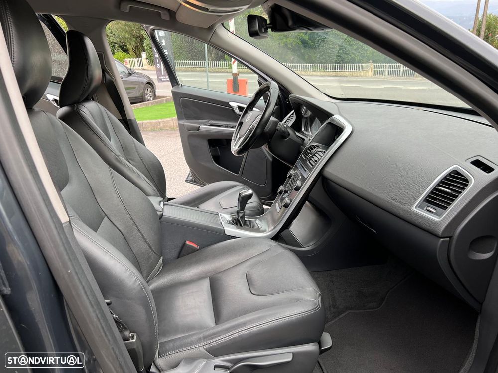 Volvo XC 60 D4 Summum - 11