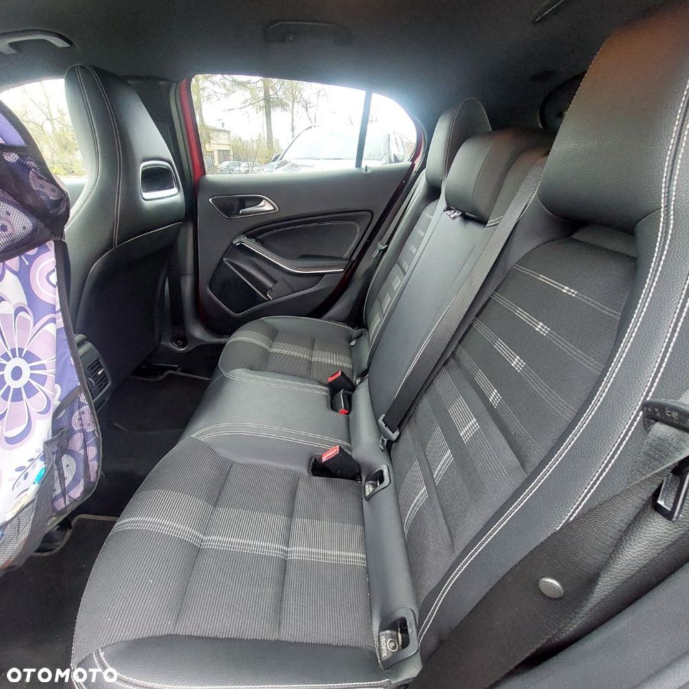 Mercedes-Benz GLA 200 7G-DCT Urban - 5