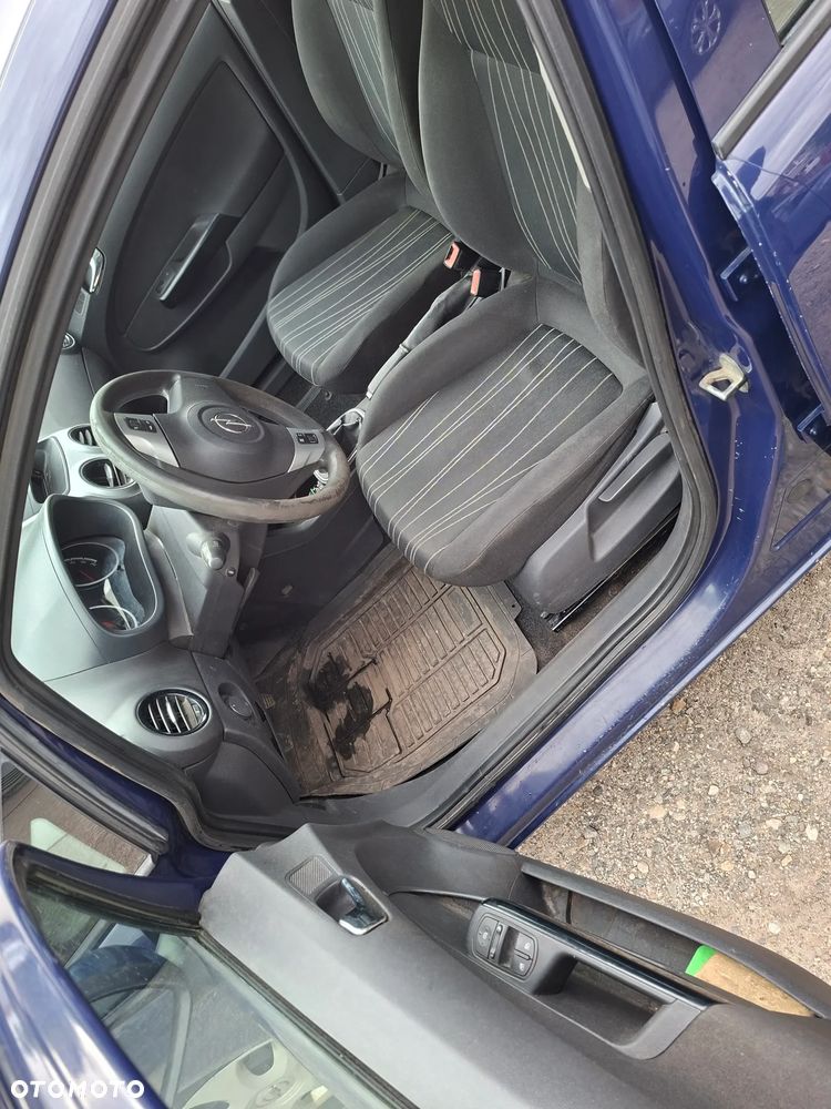 Opel Corsa 1.2 16V Cosmo - 5