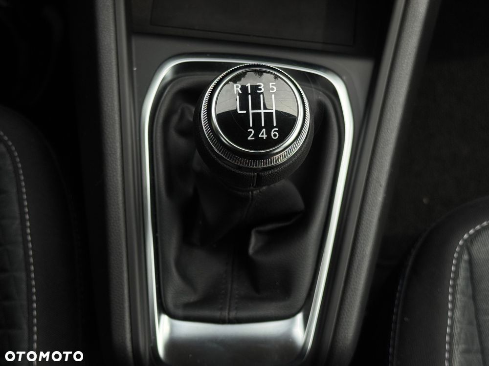 Renault Captur TCe 100 EXPERIENCE - 29