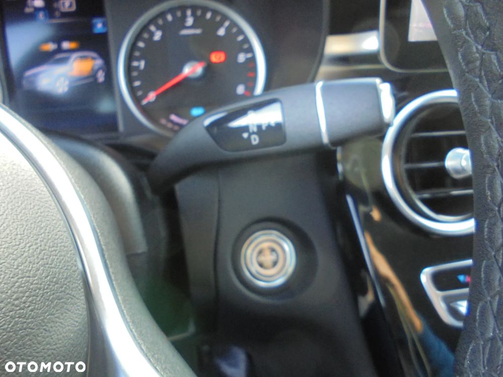 Mercedes-Benz GLC 300 de 4Matic 9G-TRONIC - 17