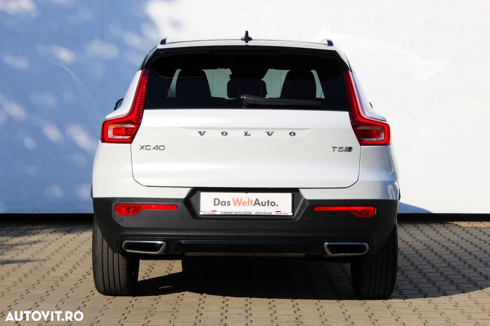 Volvo XC 40 Recharge T5 Twin Engine AT7 R-Design - 4