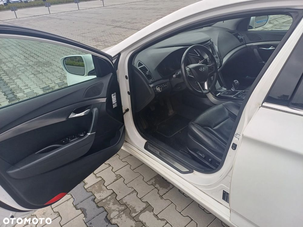 Hyundai i40 Kombi blue 1.6 Family+ - 22
