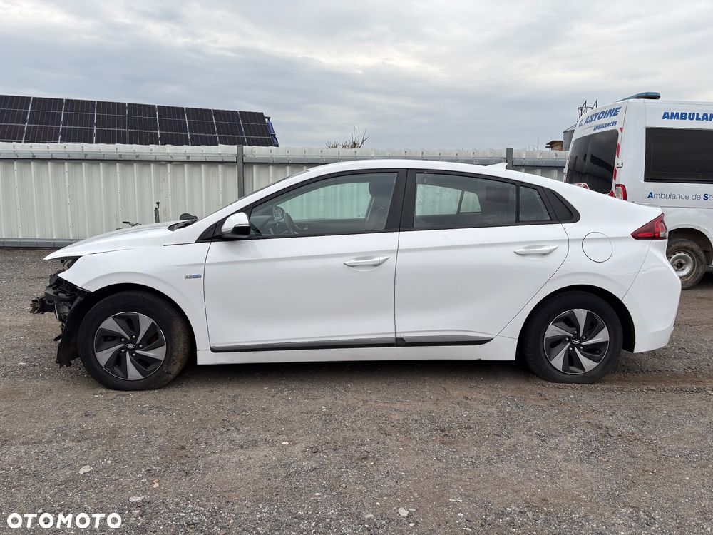 Hyundai IONIQ - 2