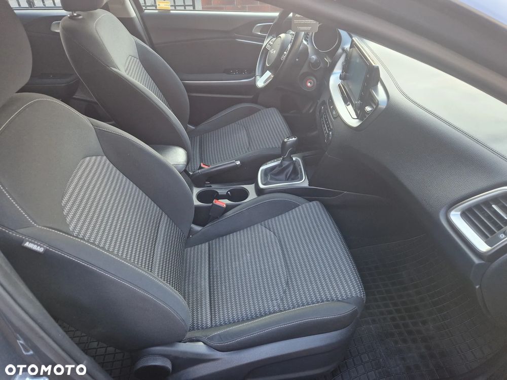 Kia Ceed 1.5 T-GDI M - 16