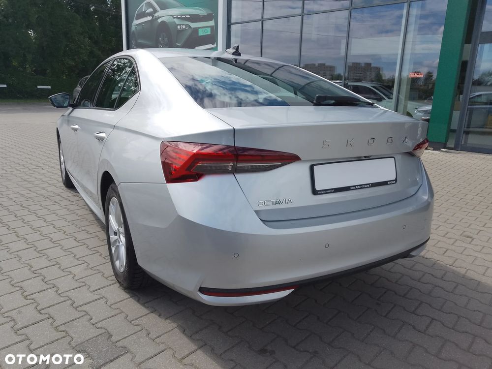 Skoda Octavia 1.5 TSI Essence - 8