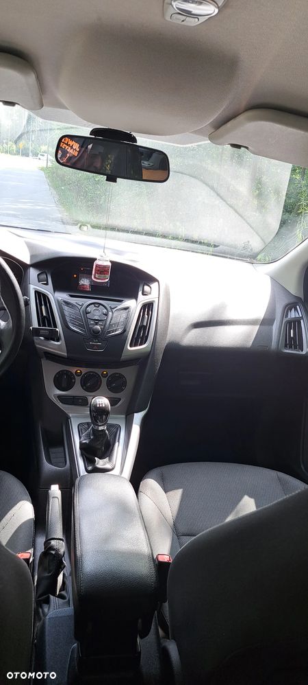 Ford Focus 1.0 EcoBoost Ambiente - 10