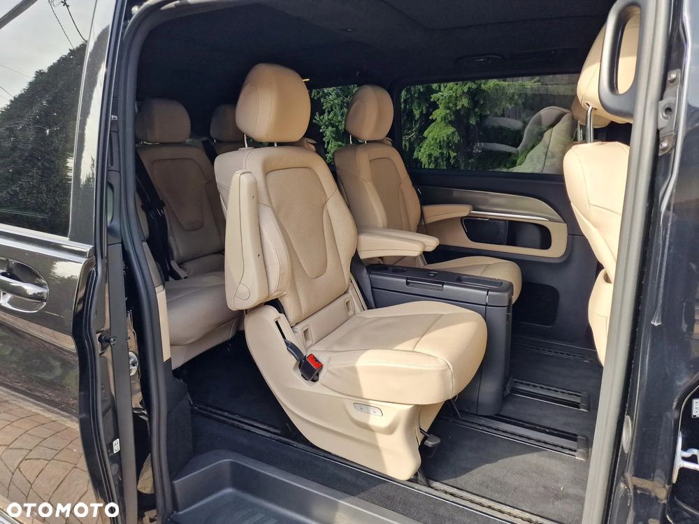 Mercedes-Benz Klasa V - 11