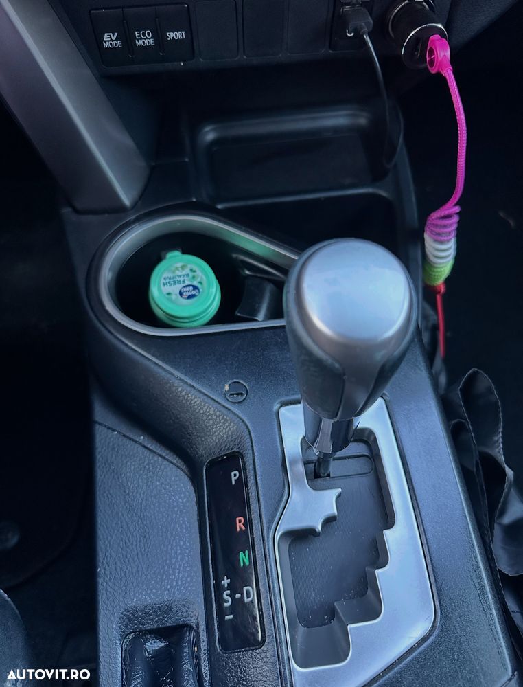 Toyota RAV4 - 9