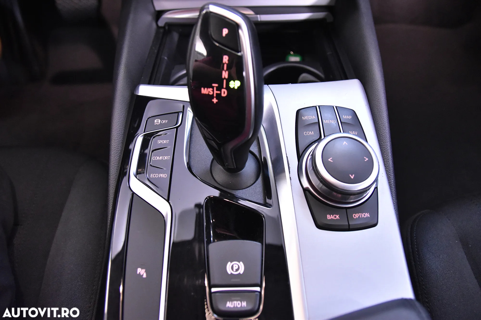BMW Seria 5 520d AT - 17