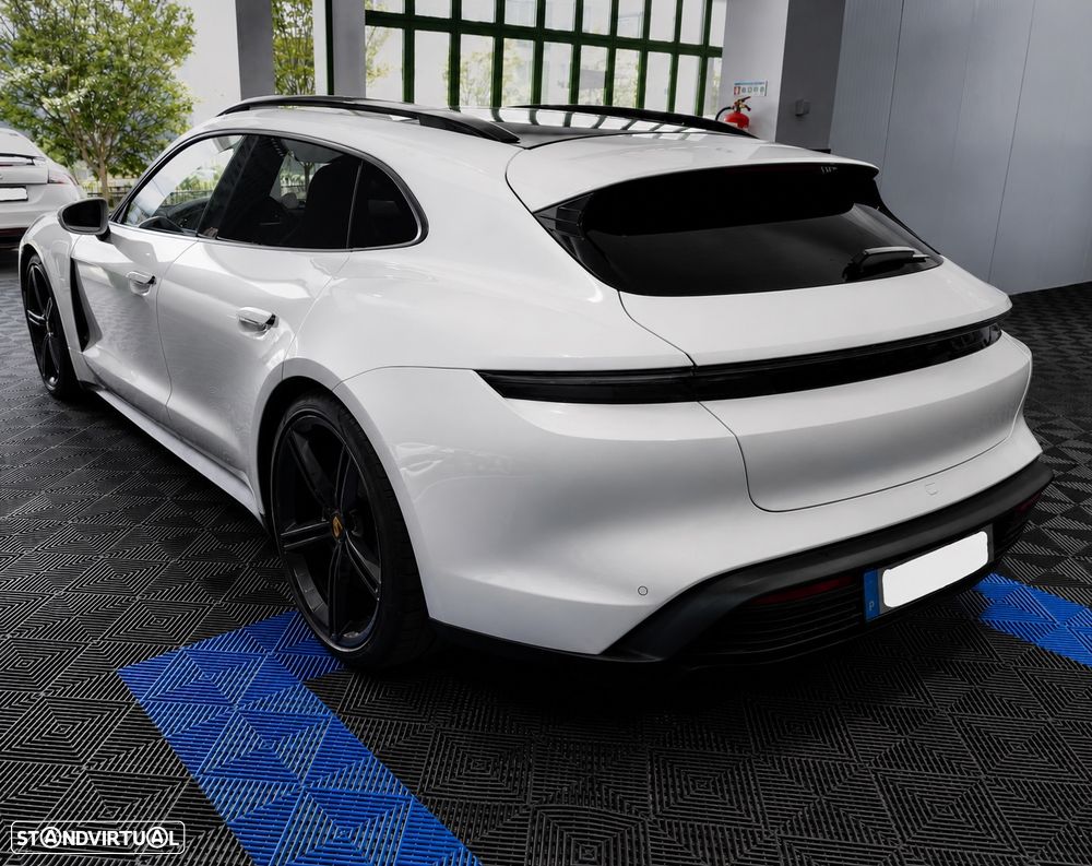 Porsche Taycan Sport Turismo - 3