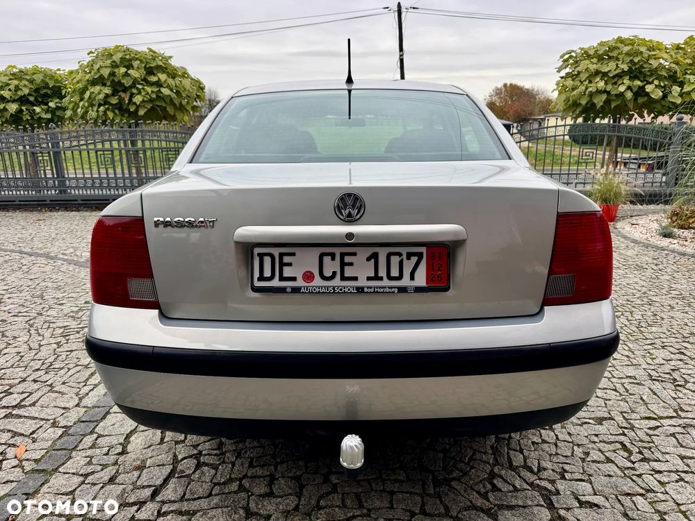 Volkswagen Passat 1.8 Comfortline - 6