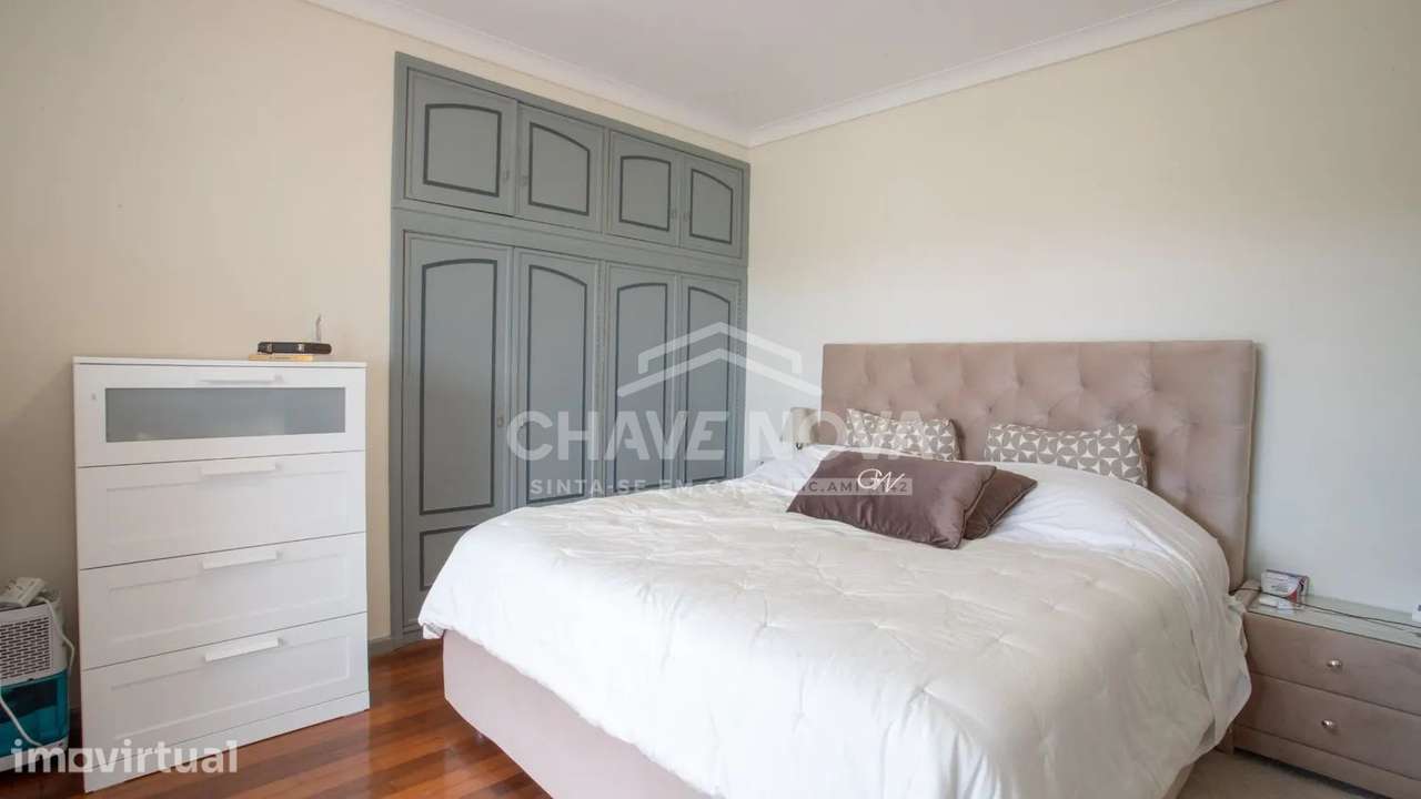 Moradia V6 com Piscina Interior e Exterior | Arcozelo | Vista Mar - Grande imagem: 3/28