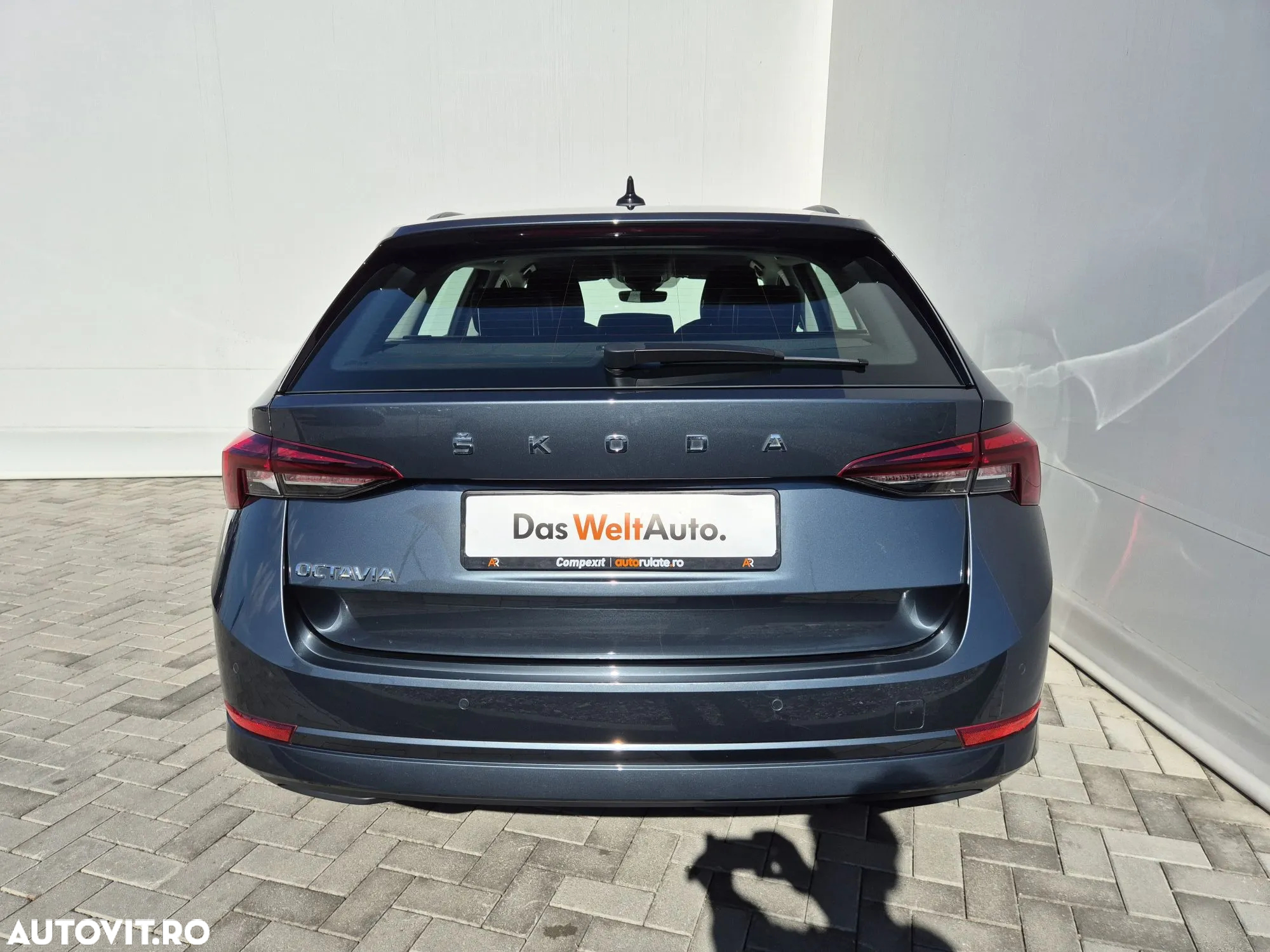 Skoda Octavia Combi 2.0 TDI DSG Ambition - 4