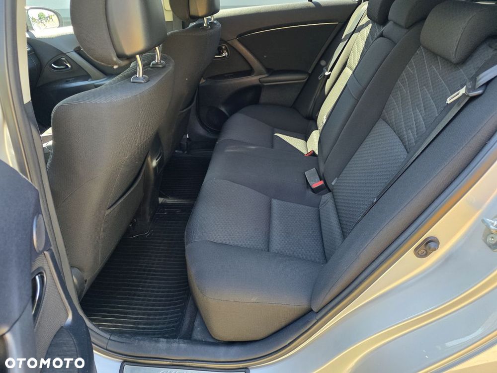 Toyota Avensis 2.0 Sol NAVI MS - 10