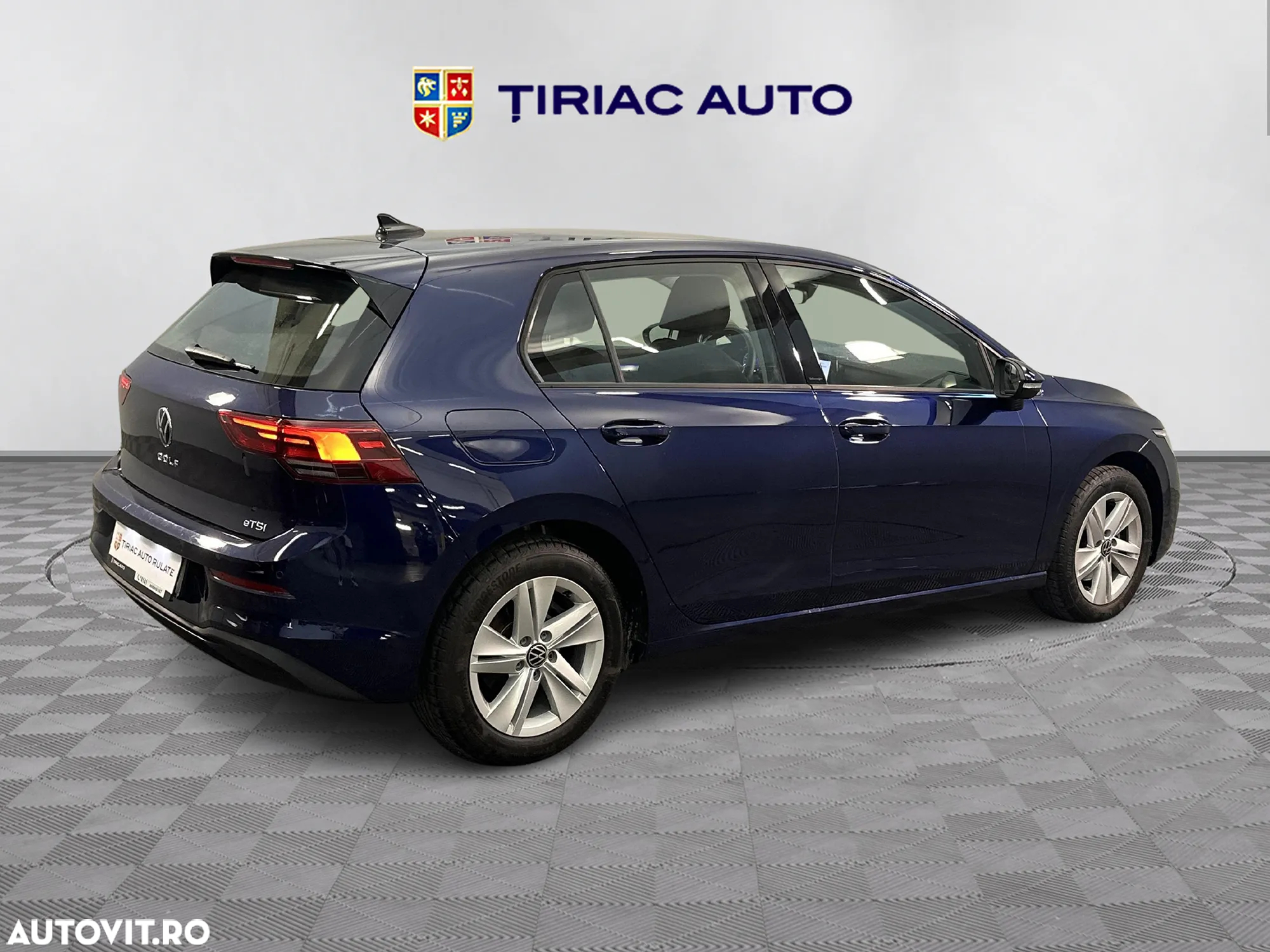Volkswagen Golf - 5