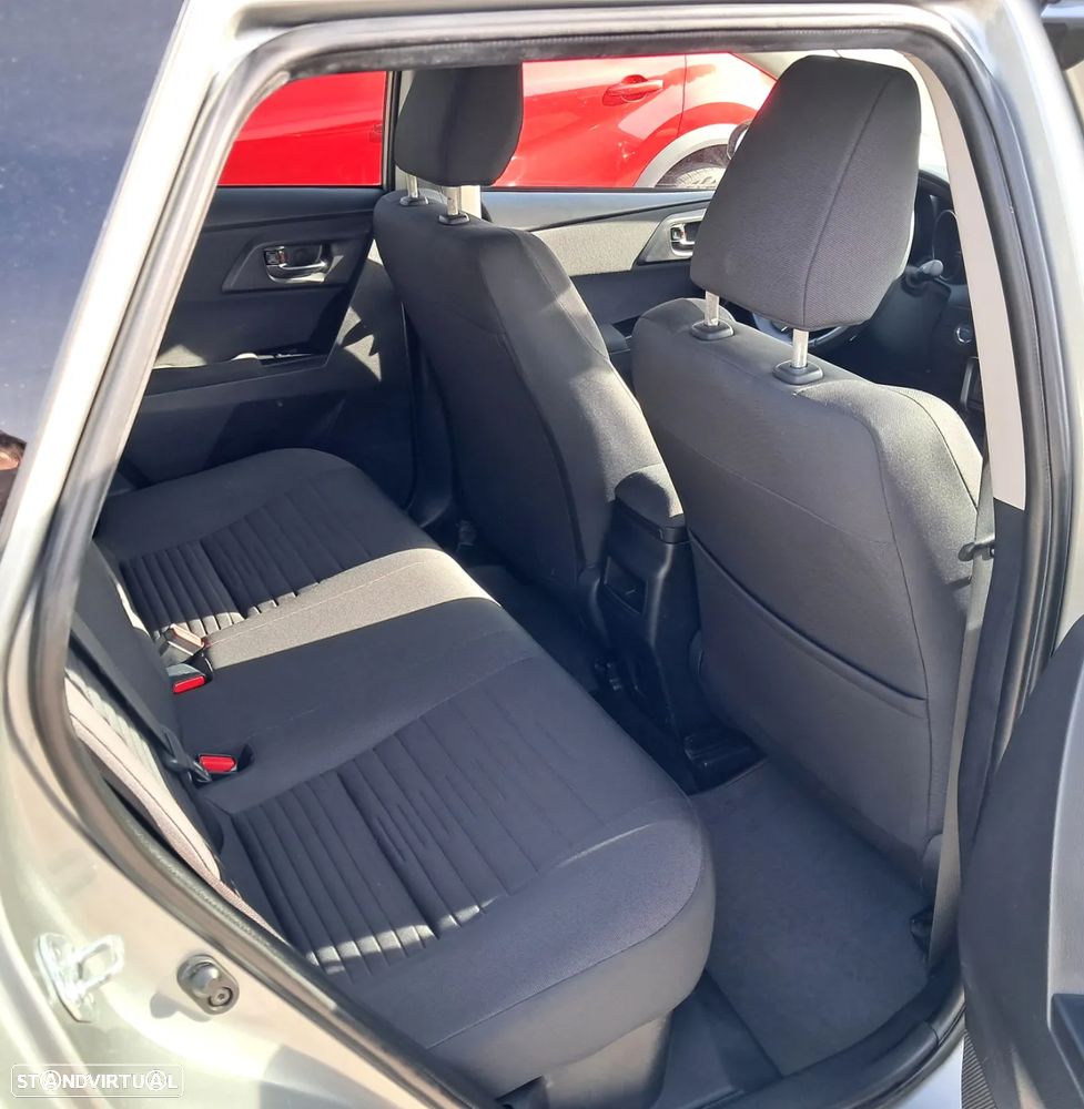 Toyota Auris Touring Sports 1.8 HSD Sport+Navi - 13