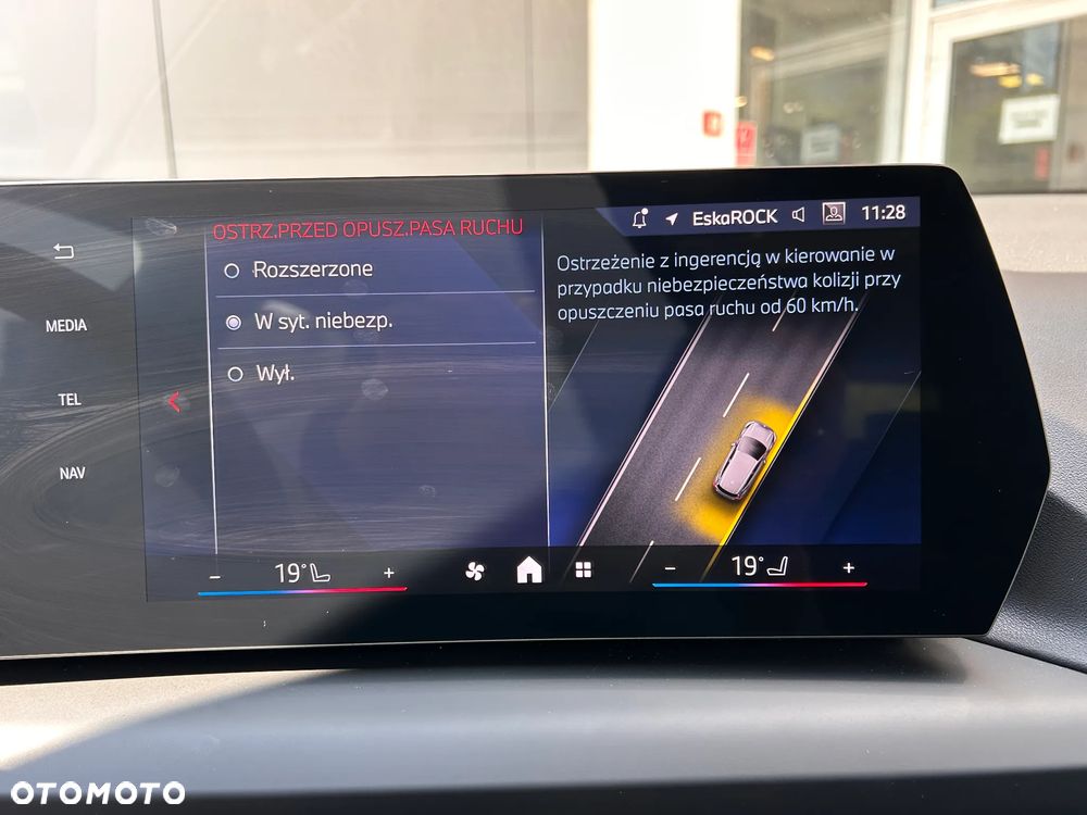 BMW Seria 1 120d mHEV - 33