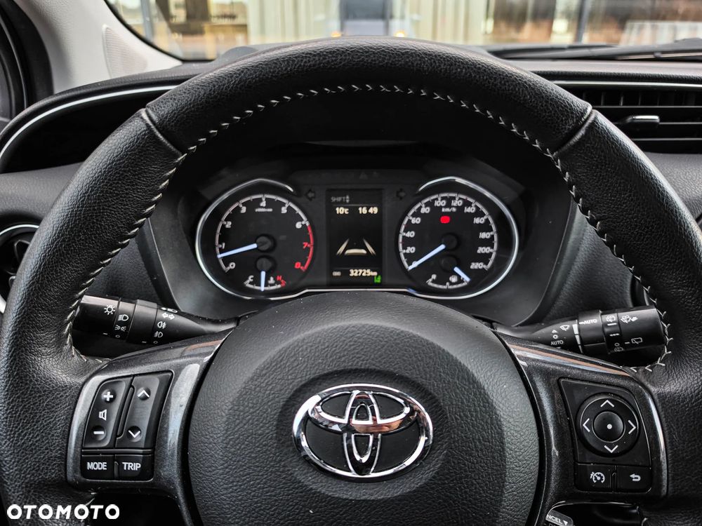 Toyota Yaris 1.5 Active - 24