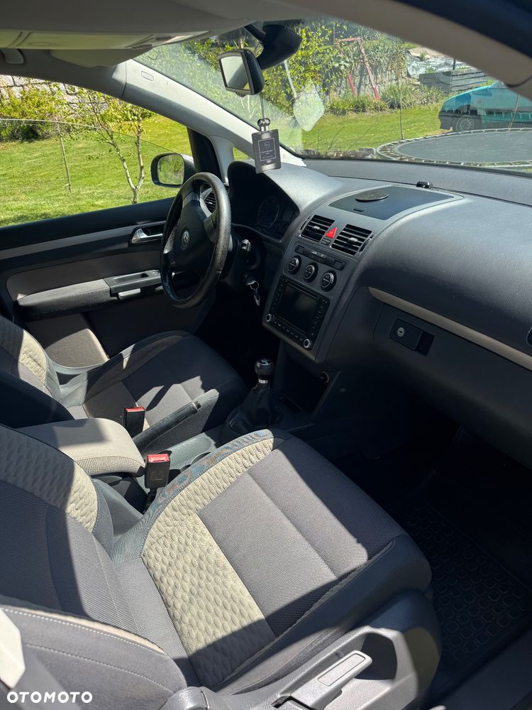 Volkswagen Touran 2.0 TDI DPF Cross - 4