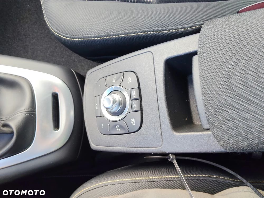 Renault Grand Scenic dCi 150 FAP Dynamique - 16