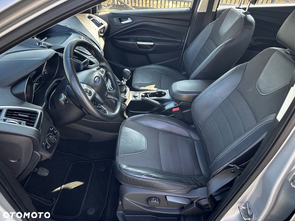 Ford Kuga 2.0 TDCi 4x4 Titanium - 16