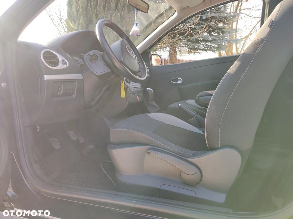 Renault Clio - 9