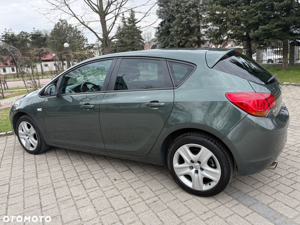 Opel Astra 1.6 Turbo Innovation - 16
