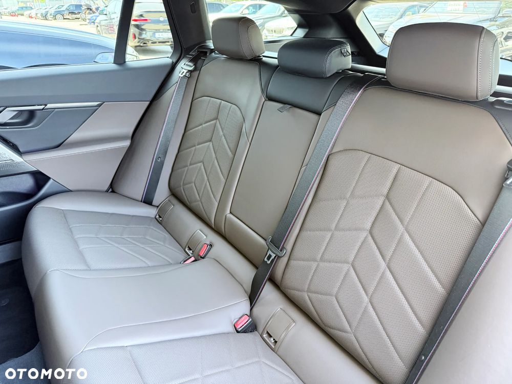 BMW Seria 5 540d xDrive - 32