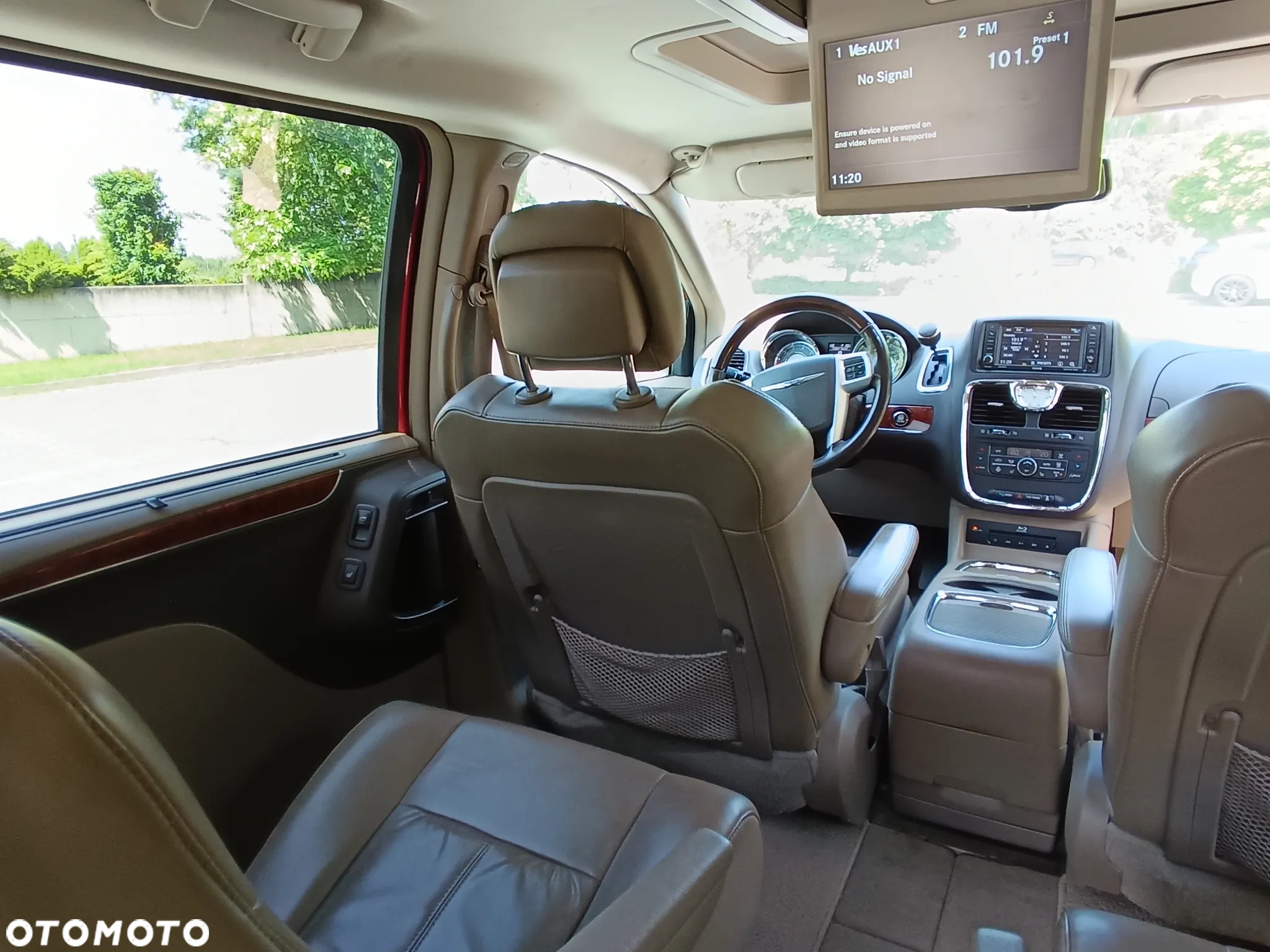 Chrysler Town & Country 3.6 Limited - 10