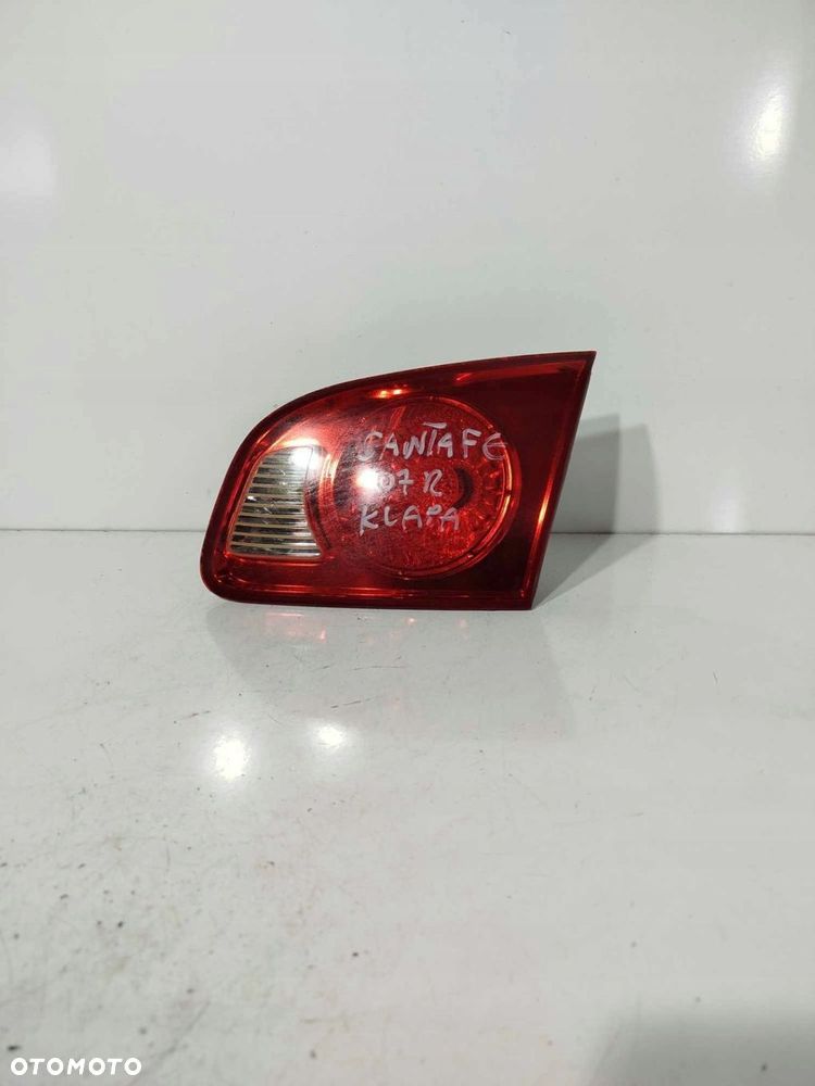 HYUNDAI SANTA FE LAMPA PRAWA TYLNA TYŁ W KLAPĘ 06-10 - 1
