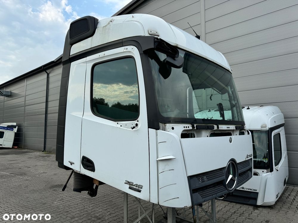 Kompletny szkielet kabiny sypialnej Mercedes Actros 2545 MP4, drzwi, maska - 1