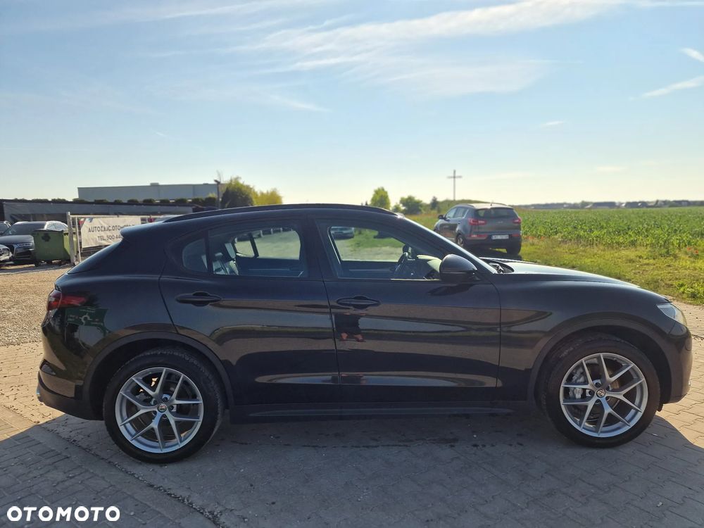 Alfa Romeo Stelvio 2.2 16V AT8 Q4 Intensa - 8