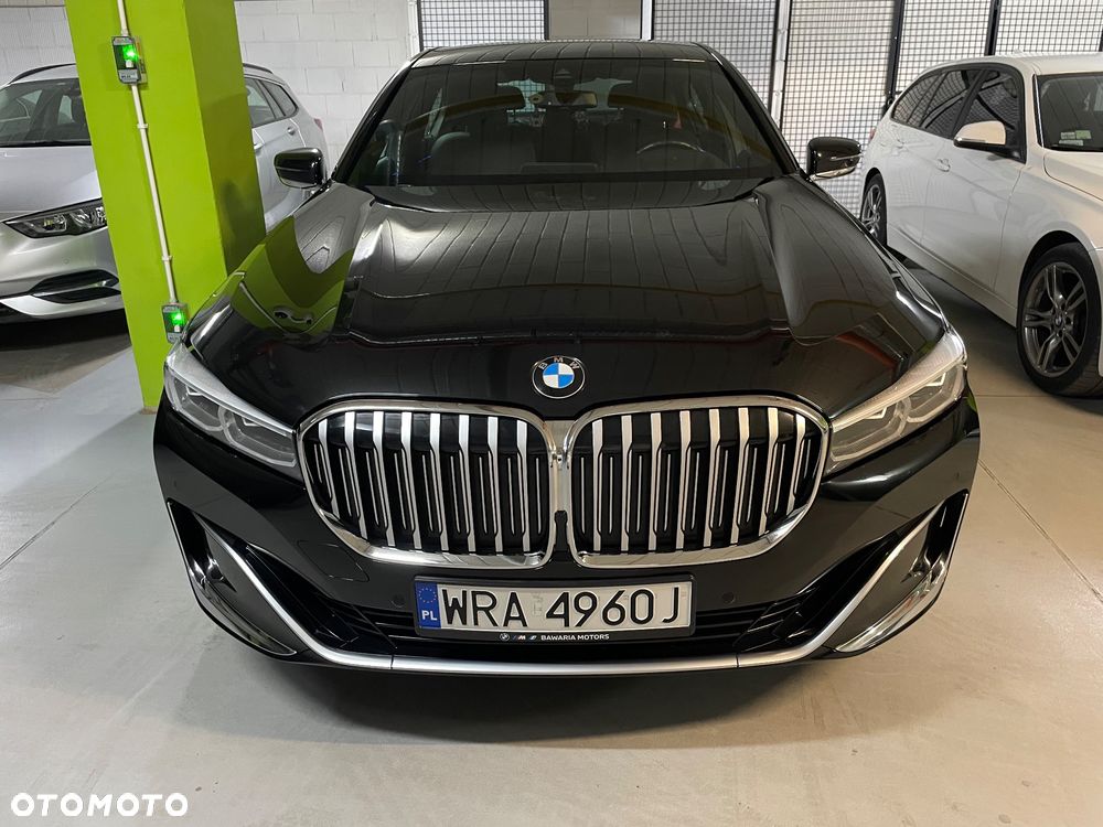 BMW Seria 7 730d xDrive mHEV - 10