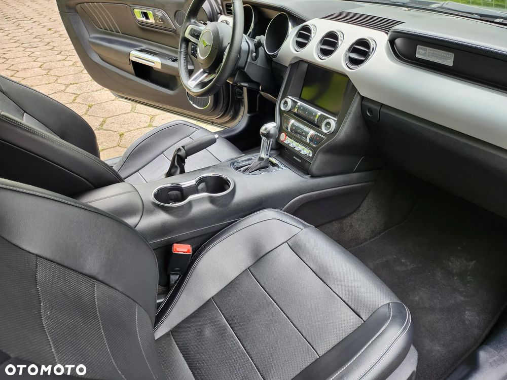 Ford Mustang 5.0 V8 GT - 20