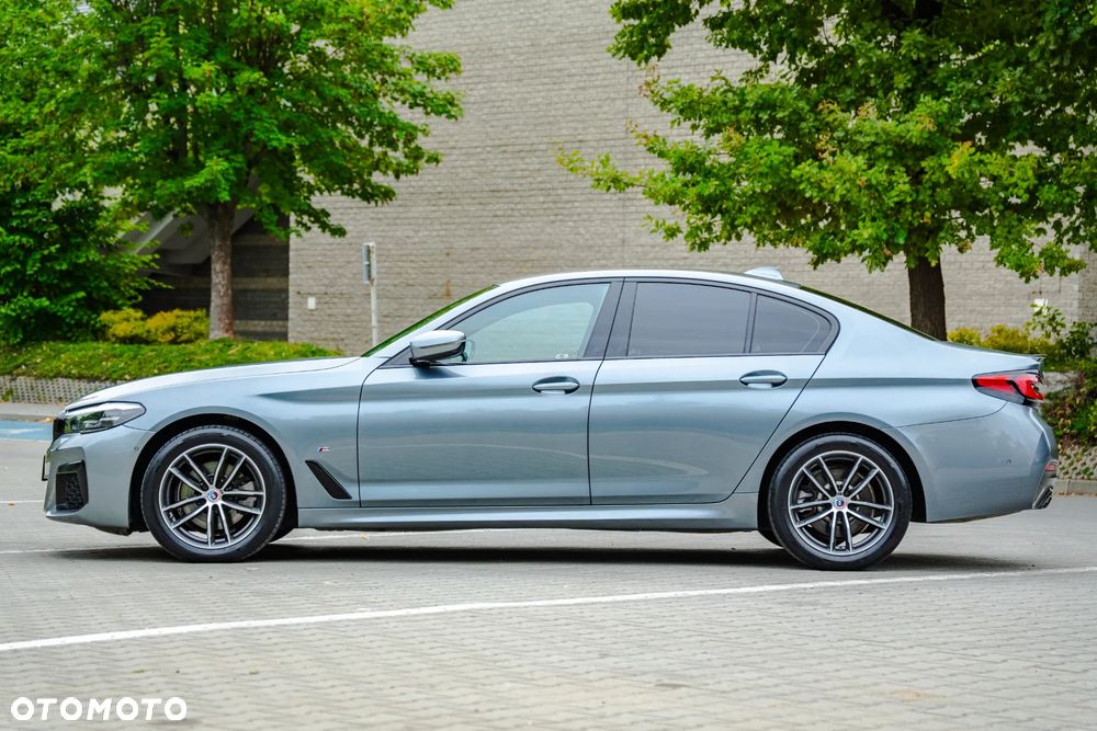 BMW Seria 5 520d xDrive MHEV M Sport sport - 3